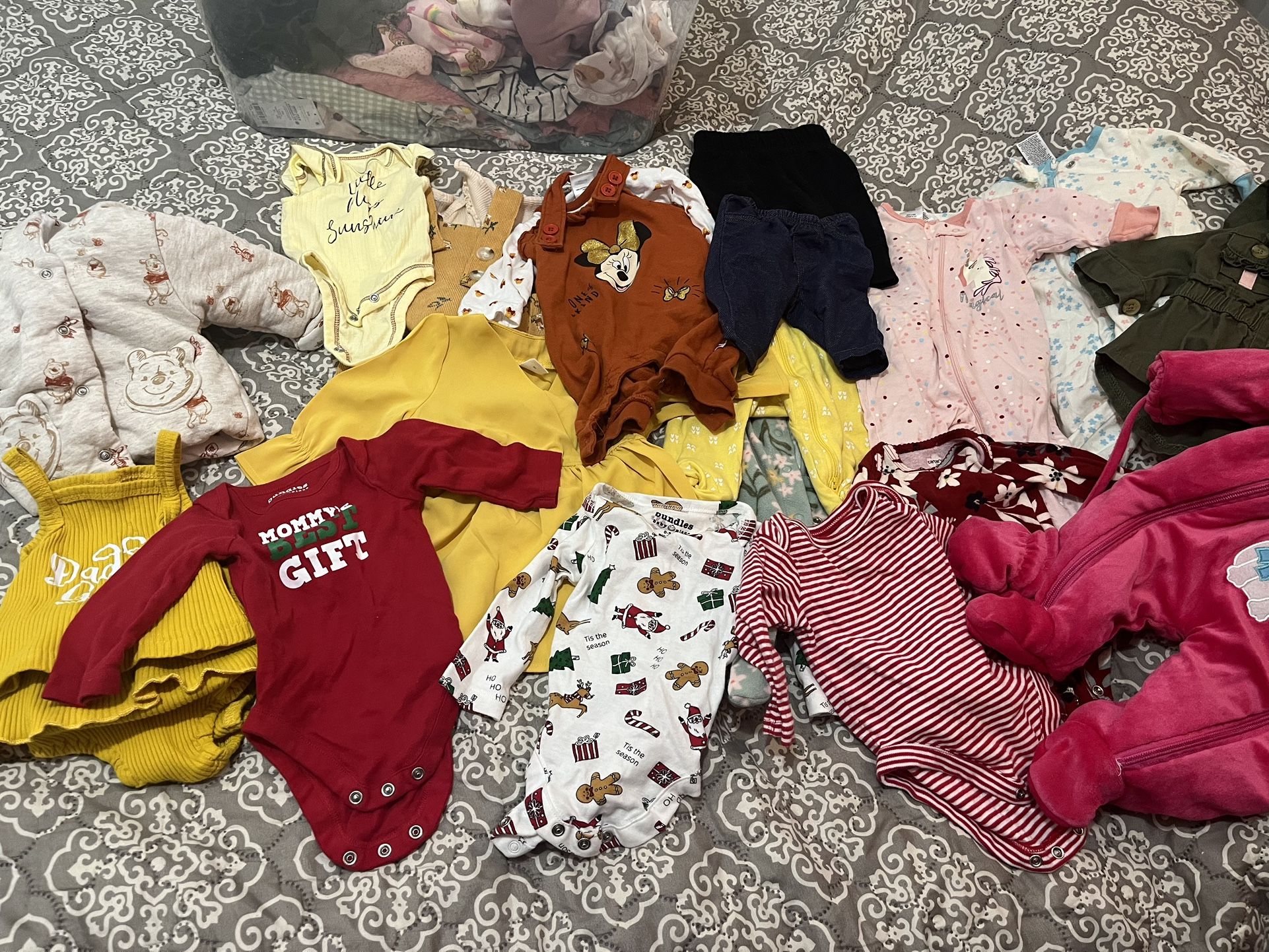 Selling 0-3 Mon Baby Girl Clothes 