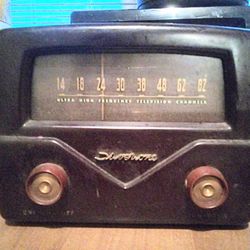 Vintage Silvertone UHF VHF Tube Converter Box 