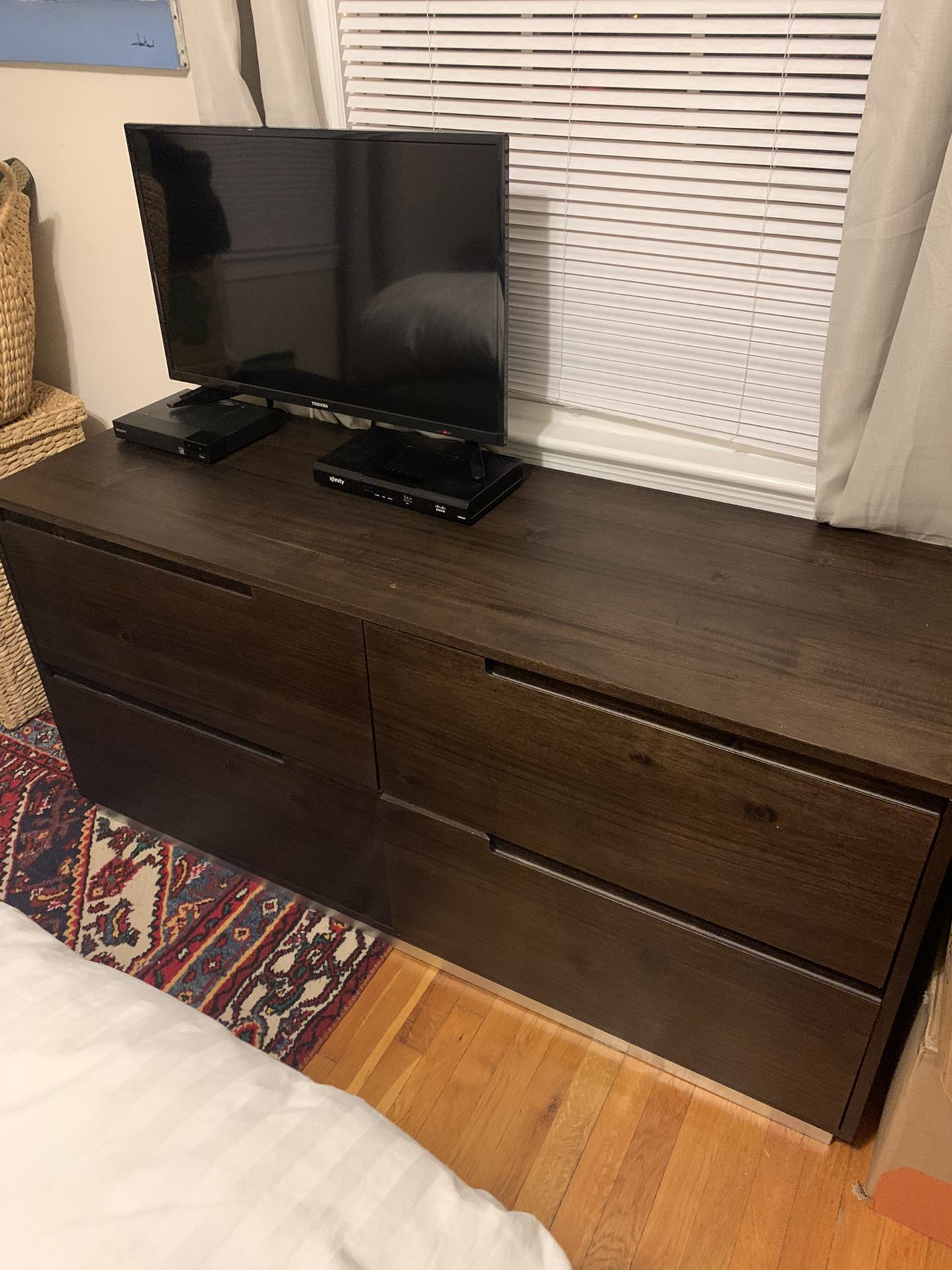 Tv stand