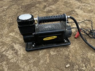Compressore Aria Universale Smittybilt 2781 - 5.65 CFM Con Manometro E Custodia - 5