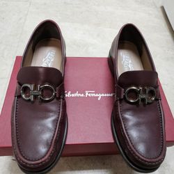 Salvatore Ferragamo Rolo Size 9