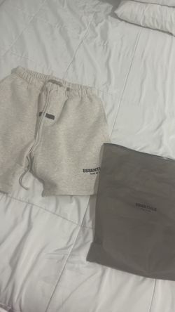 Fear of God Essentials Sweat Shorts light oatmeal