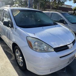 2005 Toyota Sienna 