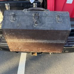 Vintage Kennedy 1022 Model Used Machinist Tool Box. Cantilever Style 