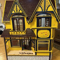 Vintage Victorian Dollhouse