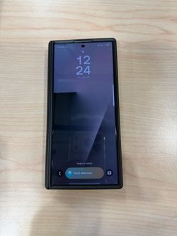 Fold 7 unlocked 512gb grey comes with the case