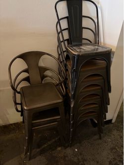 Selling stools and chairs! 5 dollars each