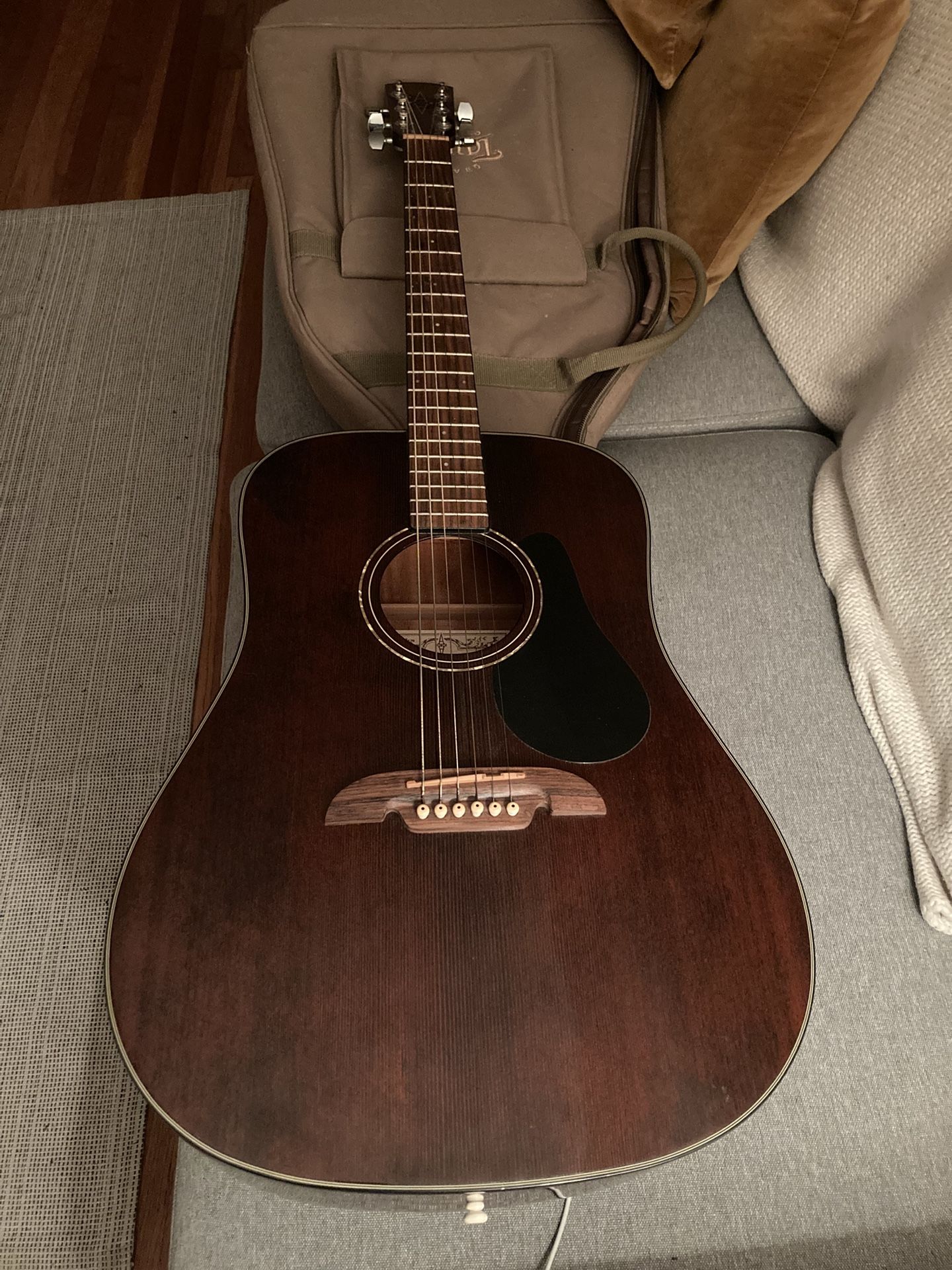 Alvarez RD8 Acoustic Guitar With Soft Case for Sale in Santa Monica, CA ...