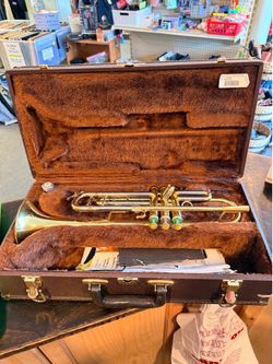 Basic Trumpet w/ Case and music
