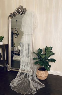 Wedding / bride veil