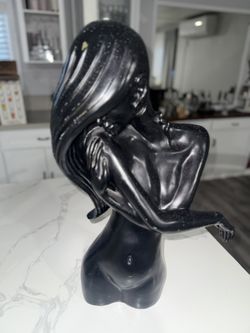Woman Statue Decoration