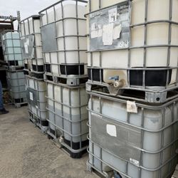 Empty 275-Gallon IBC Totes – Clean