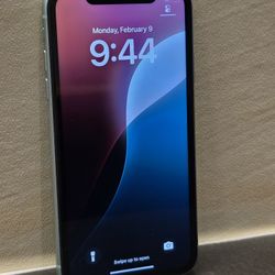 Apple iPhone 11 - 64gb - Green - Unlocked / Open To All Networks