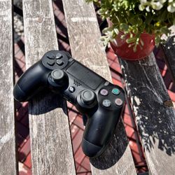 ps4 dualshock 4 controller (read description)