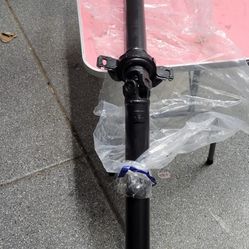 2004----2010 Toyota Sienna  Rear Drive Shaft