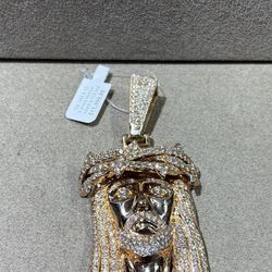 Gold Jesús Face Diamond Pendant 