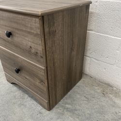 Beautiful Wood Grain Grey Gray Nightstand Rustic Modern Contemporary Dresser 