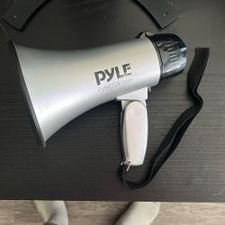 Pyle PMP31 30W PA Megaphone Bullhorn Speaker with Siren Grey