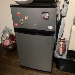 Small Refrigerator Magic Chef