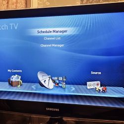 Samsung 32 Inch LCD HDTV with Remote and Stand