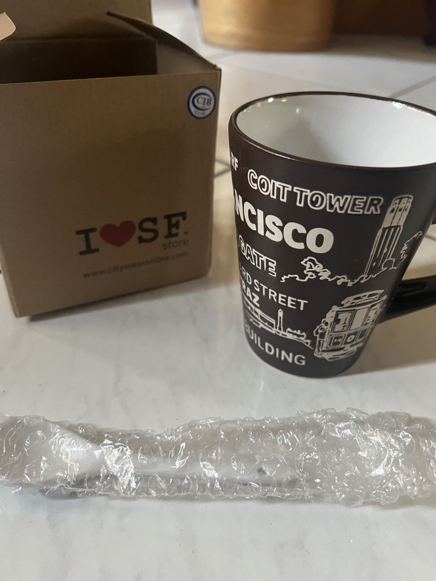 BRAND NEW San Francisco Brown Mug White Spoon Set