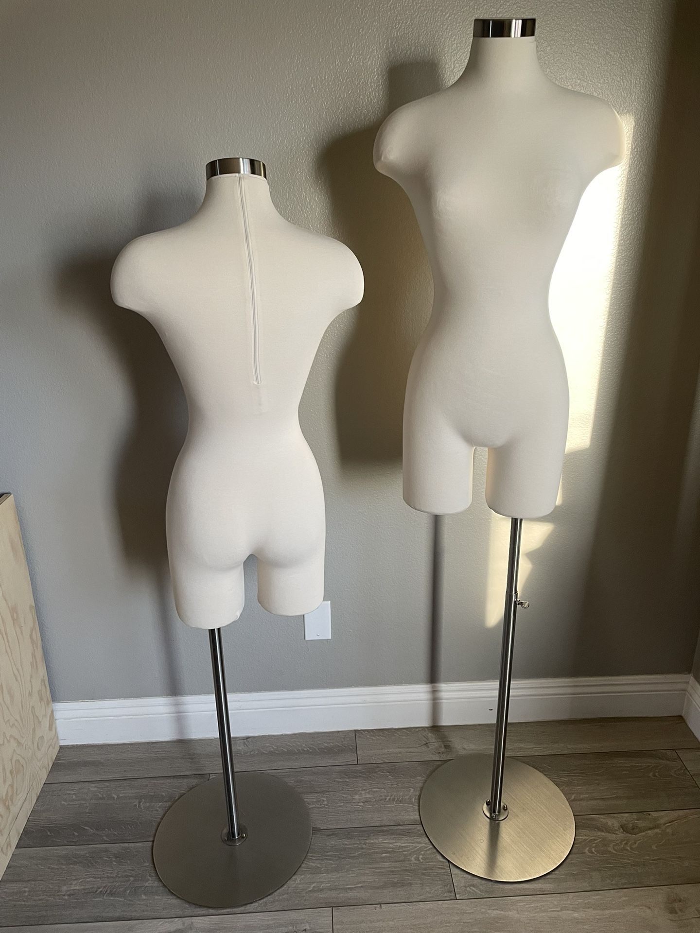 knee length dresses for ladies DE-LIANG Plus Size Full Body Female Mannequin,Glossy White Display Man   DE-LIANG Dress Forms
