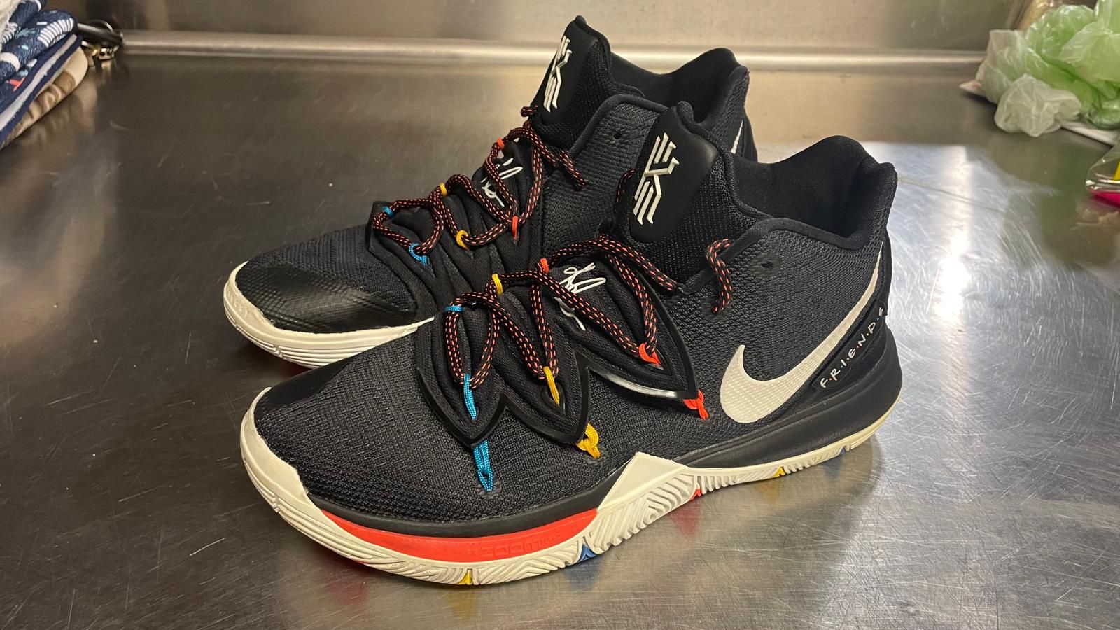 Nike Kyrie 5 V Friends Edition size 10.5 RARE Basketball Shoes