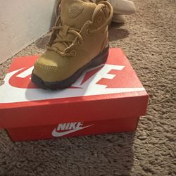 Nike Boots Size 4c