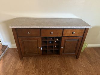 Bar/ Buffet Table