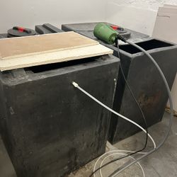 220, 200, 150. & 100 Gallon Water Tanks For Sale 