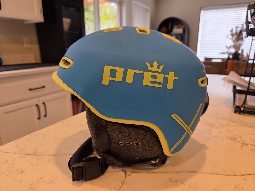 Pret Youth Helmet