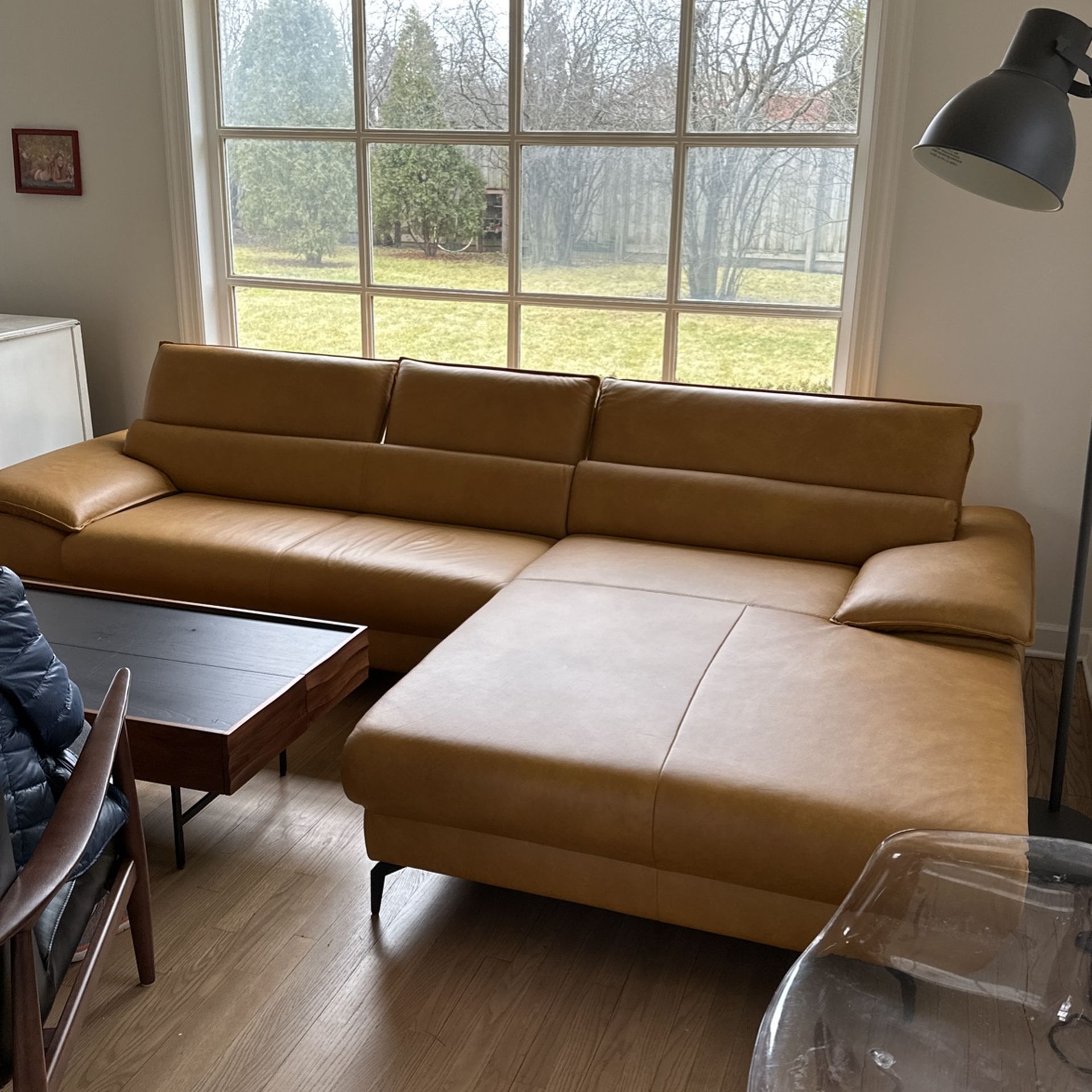 ACER LEATHER RIGHT CHAISE SECTIONAL Couch Light Brown Yellow