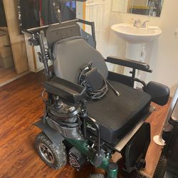 Bounder Power Wheelchair