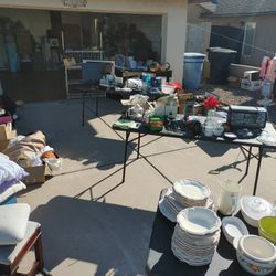 550 Items - SERIOUS INQUIRIES ONLY - ALL ITEMS MAKE REASONABLE OFFERS - 

OFFICE MEDICAL, KITCHEN, MASSAGE EXAM TABLE, FILE CABINET SAFE, DESK, etc

V