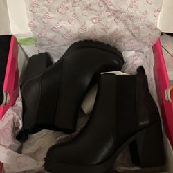 Women’s Boots
