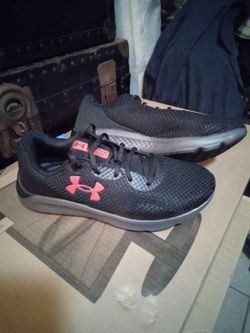 Under Amour Men's Chared Pursuit 3 Running Size 9 BLACK 