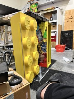 Giant Legos Toys R Us Display 