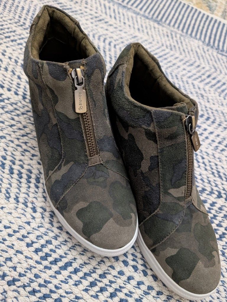 Blondo Waterproof Wedge Camo