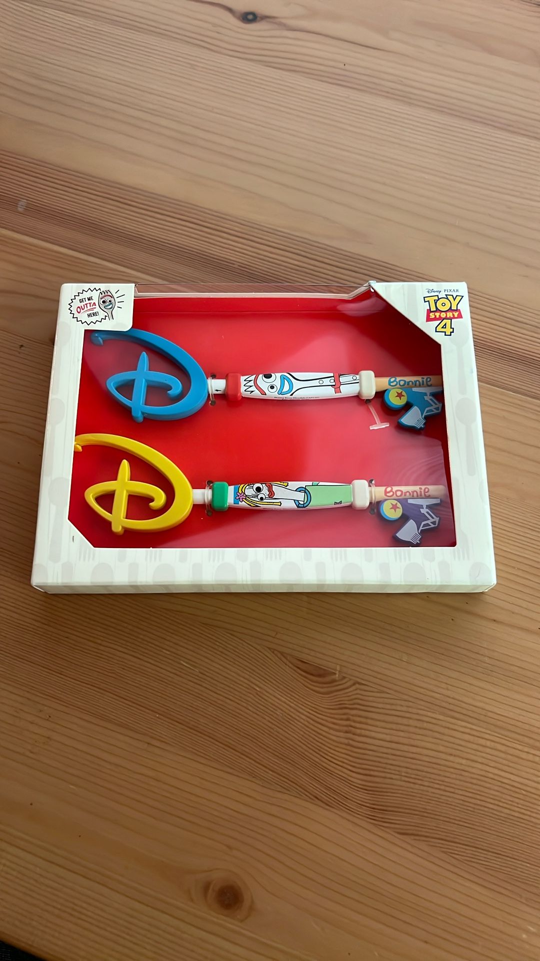 Disney Toy Story 4 Forky and Karen Beverly Collectible Key Set New in Box
