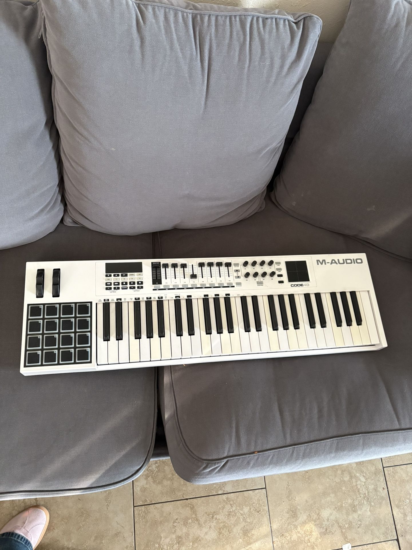 Midi Code 49 (white)