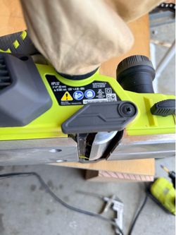 Handheld planer