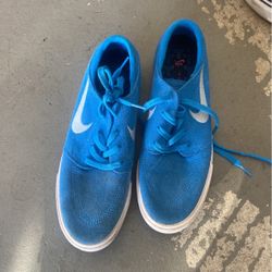 Nike Tennis Shoes 