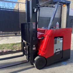 Raymond Forklift 