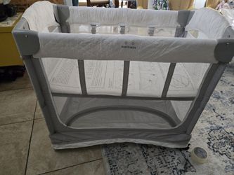 Arm's reach Pack 'n Play