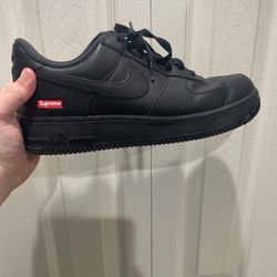 Nike Air Force 1 Low Supreme Black (9.5)