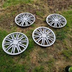 4 hub caps