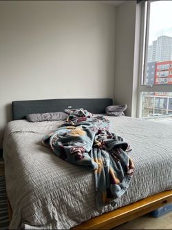 King Thuma Frame + Casper Hybrid Mattress