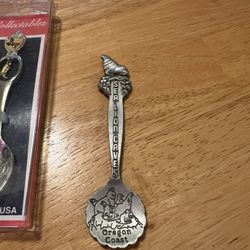 Collector spoons From Around The USA