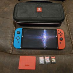 Nintendo Switch OLED w/3 Games And Travel Case