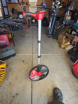Milwaukee digital rolling measuring tape